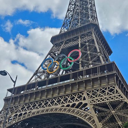 Studio Champs Elysees Tour Eiffel Париж Екстериор снимка
