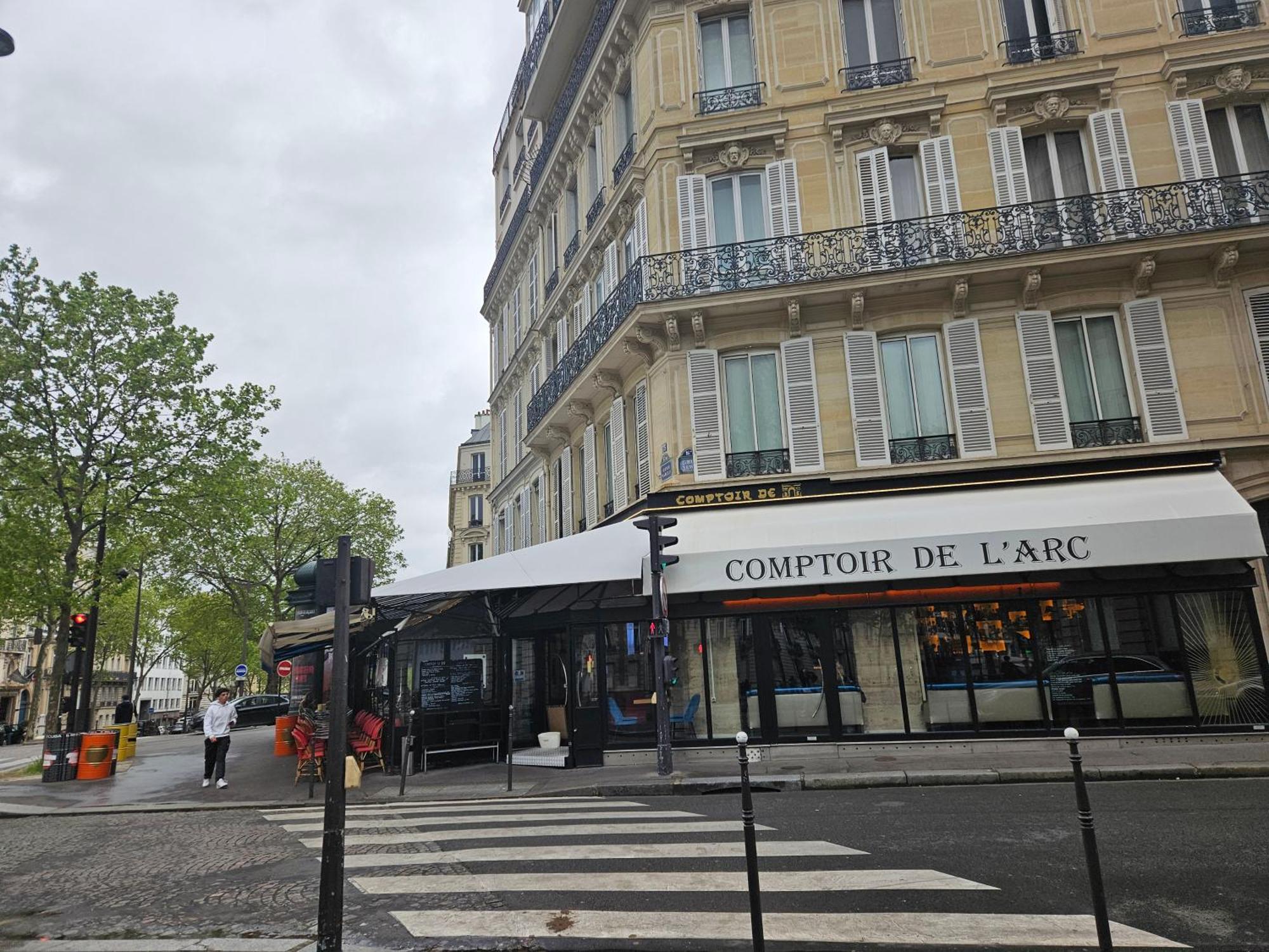 Studio Champs Elysees Tour Eiffel Париж Екстериор снимка