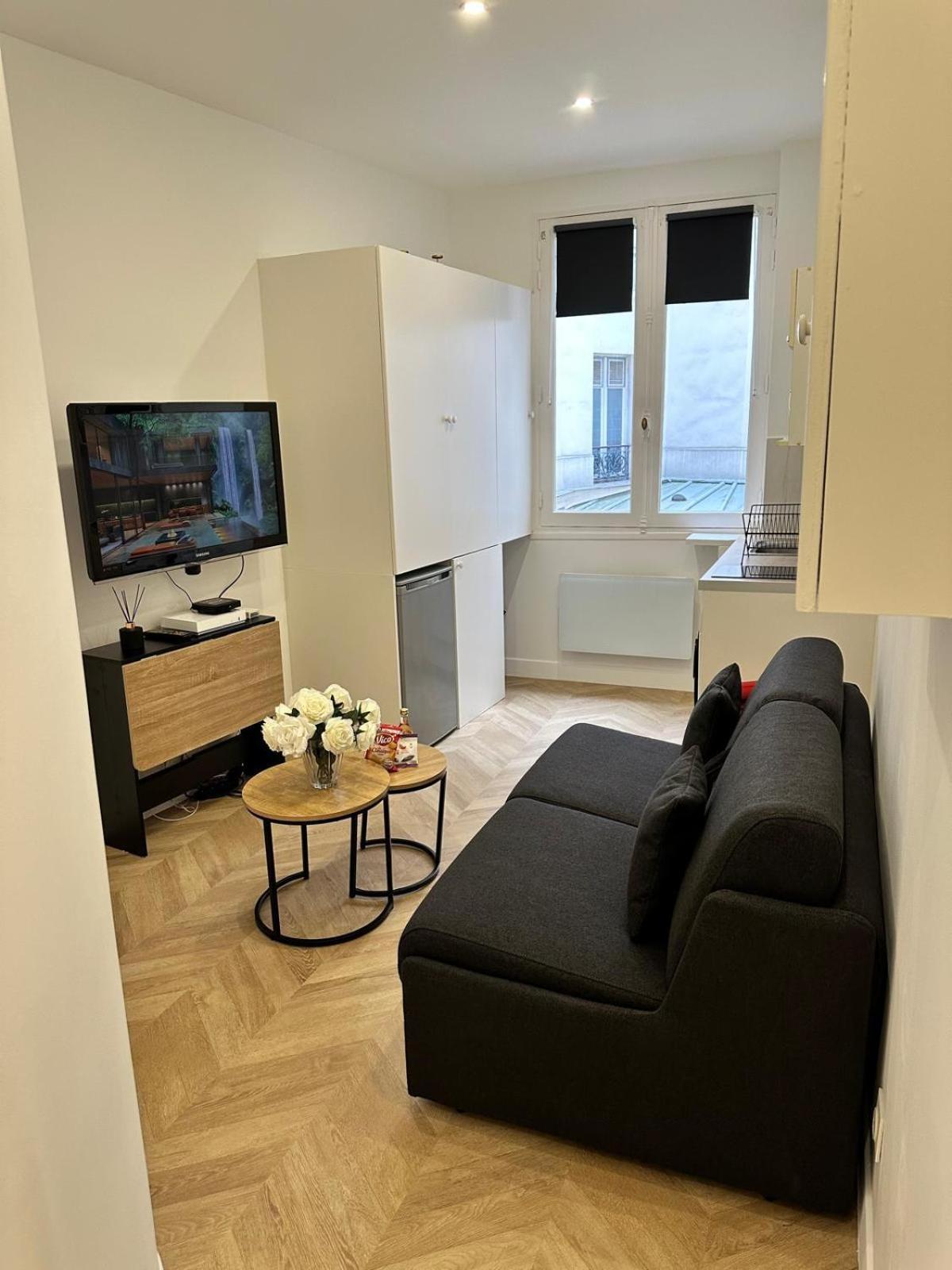 Studio Champs Elysees Tour Eiffel Париж Екстериор снимка